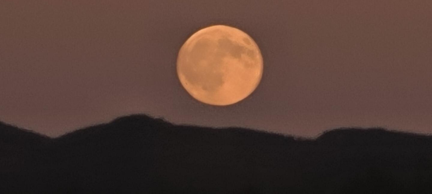 Full moon to start our vacation