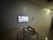 Hotels.com ad said 75” TV and they are only 32”