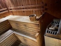 ロウリュウ式のサウナは気持ちがいいです