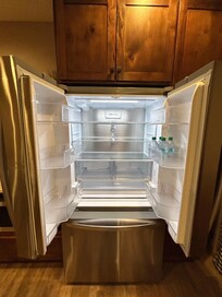 In my experience, Super Hosts usually leave some kind of food for their guests.