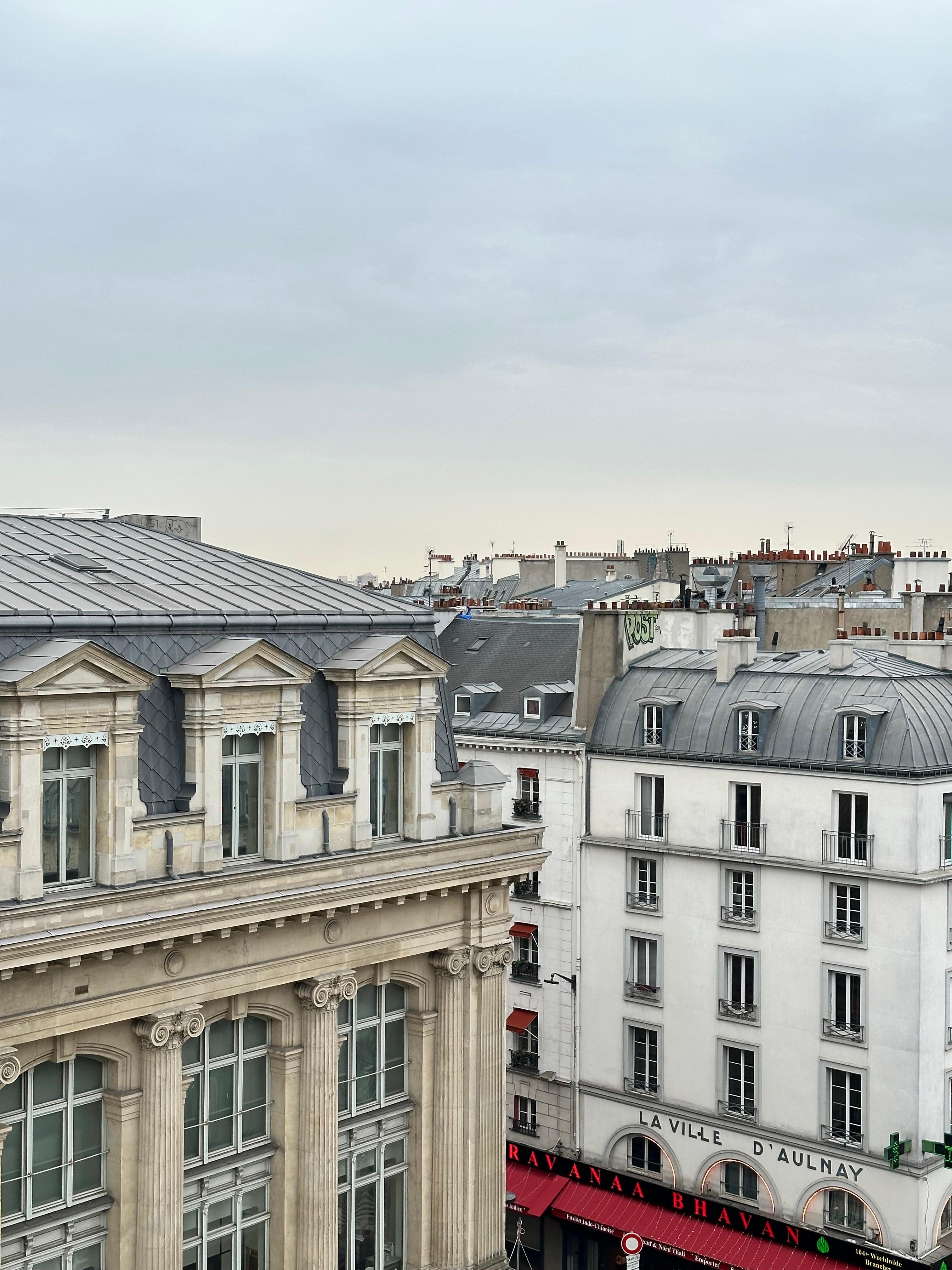 View in front of the hotel from the 7th floor.