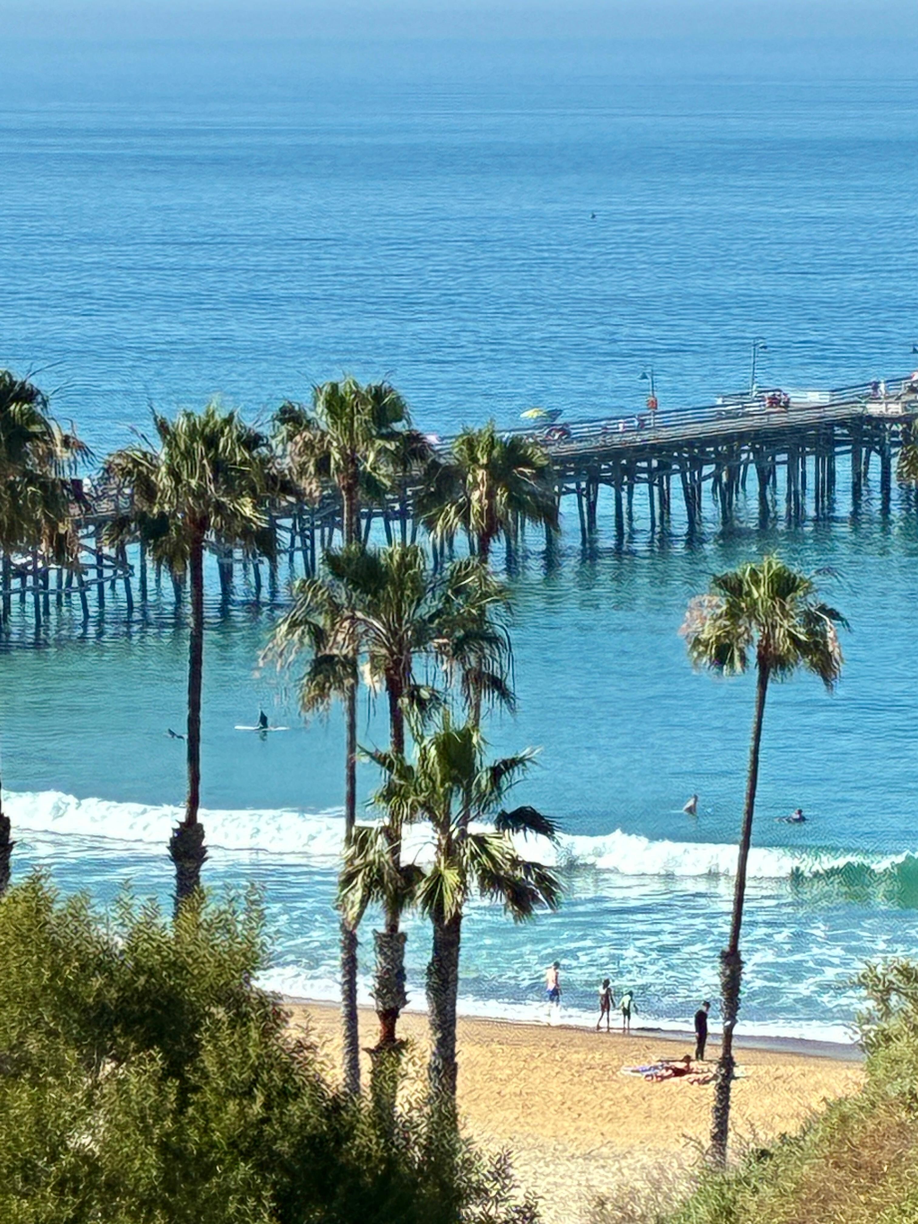 The sound of the waves crashing on the beach 24 hours a day… chef’s kiss. 