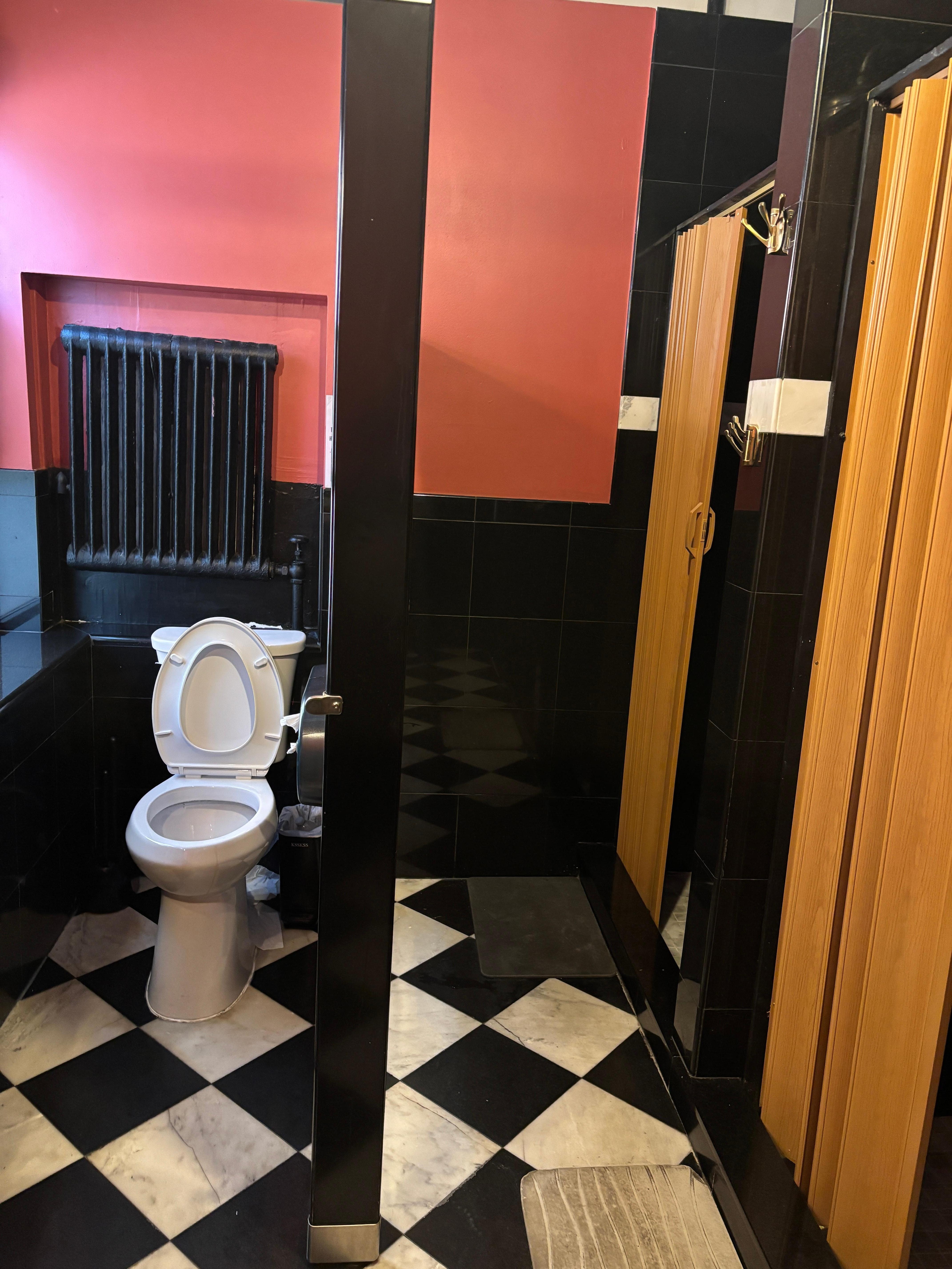 Men’s bathroom 