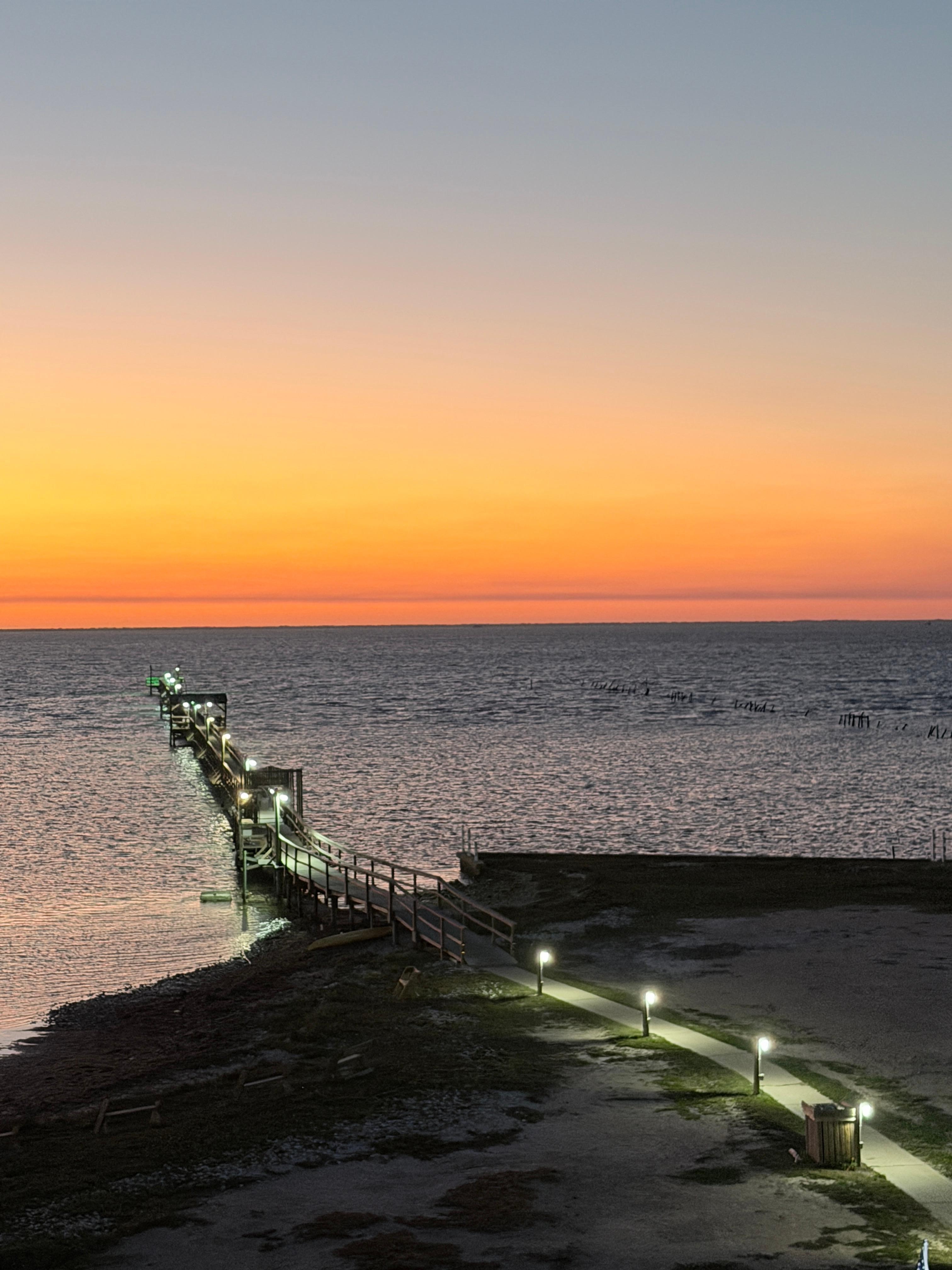 Awesome pier to fish and walk 