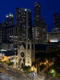Blick an Abend vom Balkon