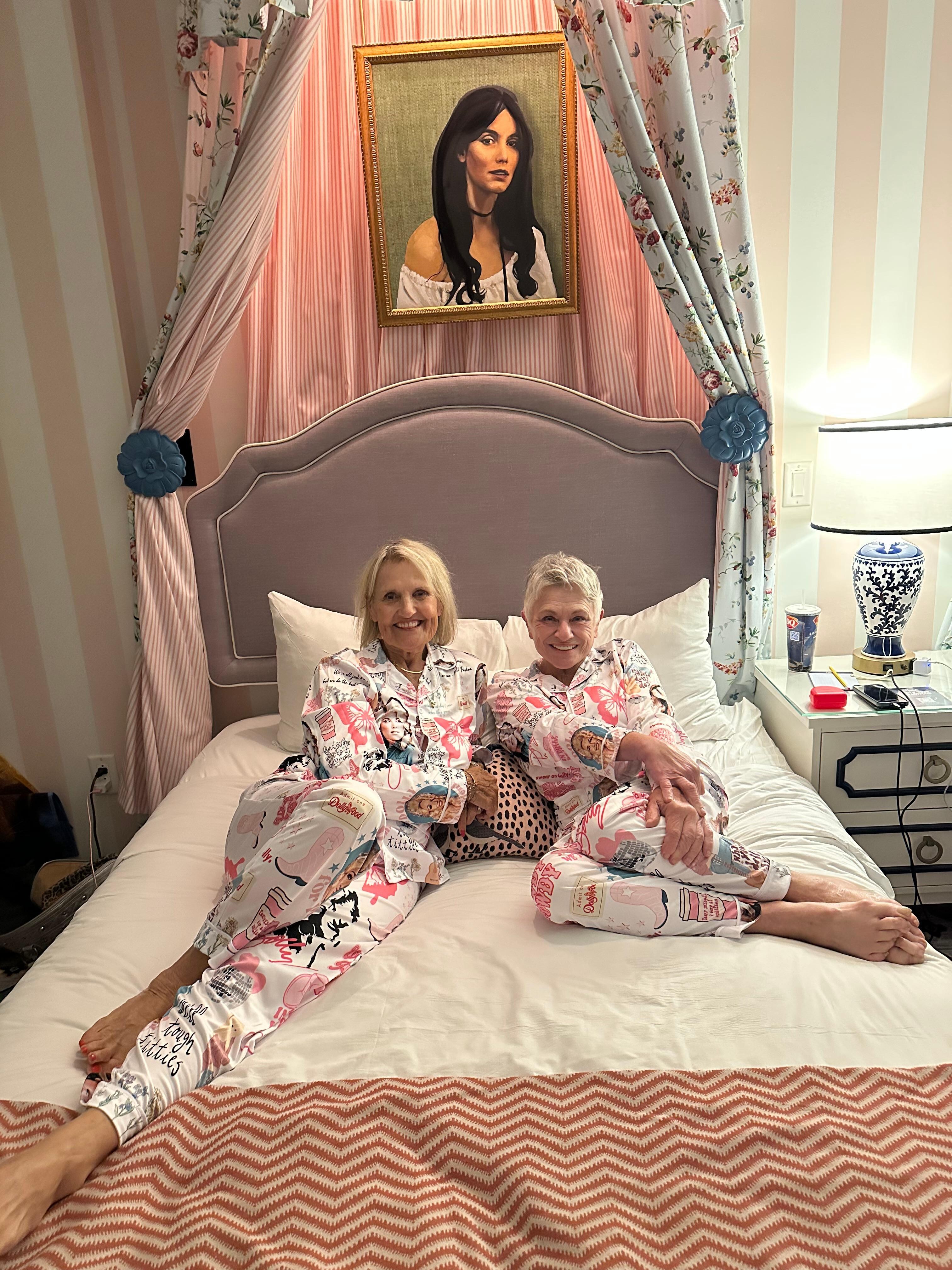 We had a darlin' room for our girls' trip! This is the ideal place for country music fans! The vibe was perfect for us! 