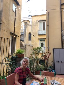 Terasse med Napolidomen som nabo🇨🇮