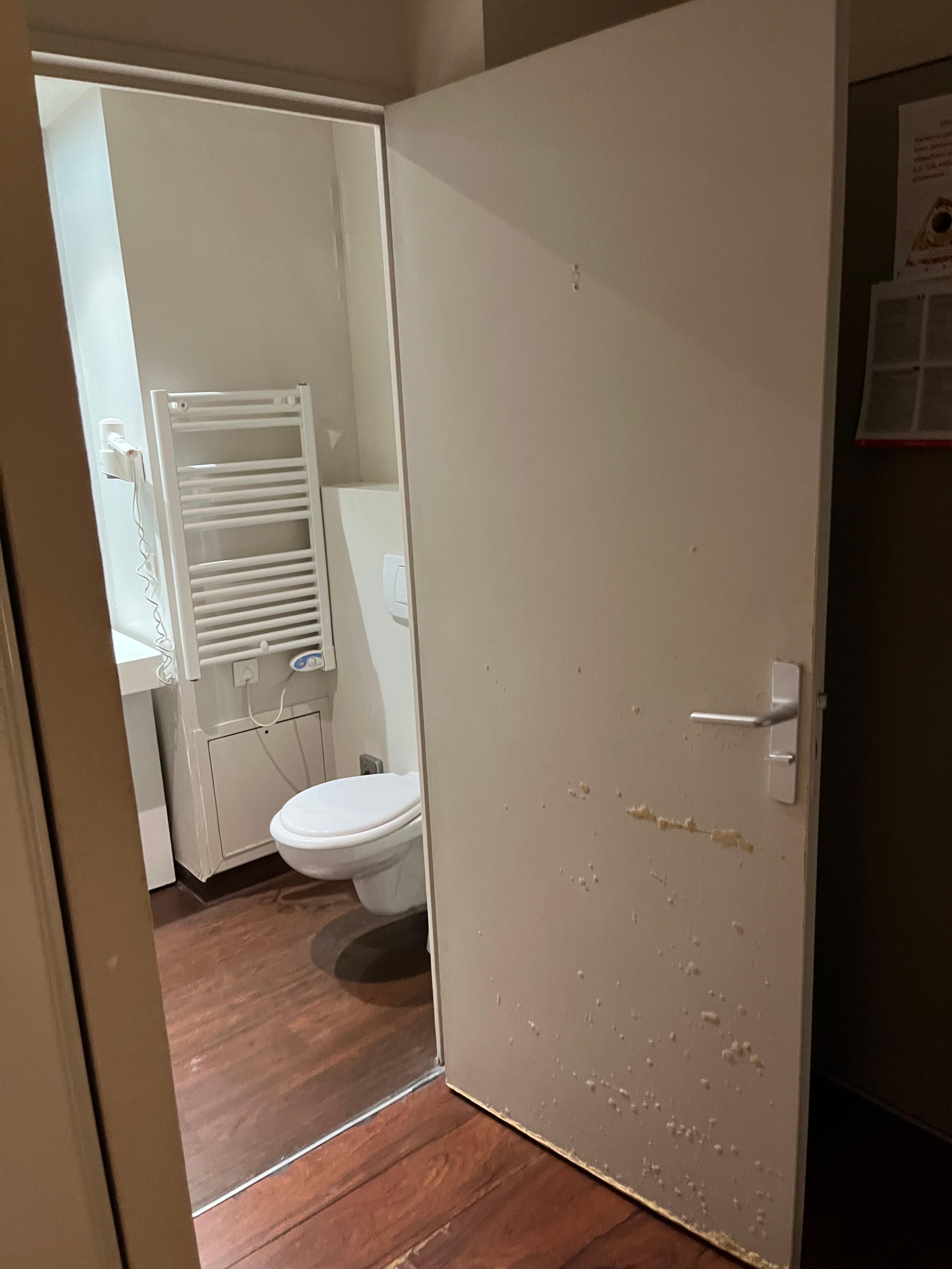 Porte de salle bain cloquée 