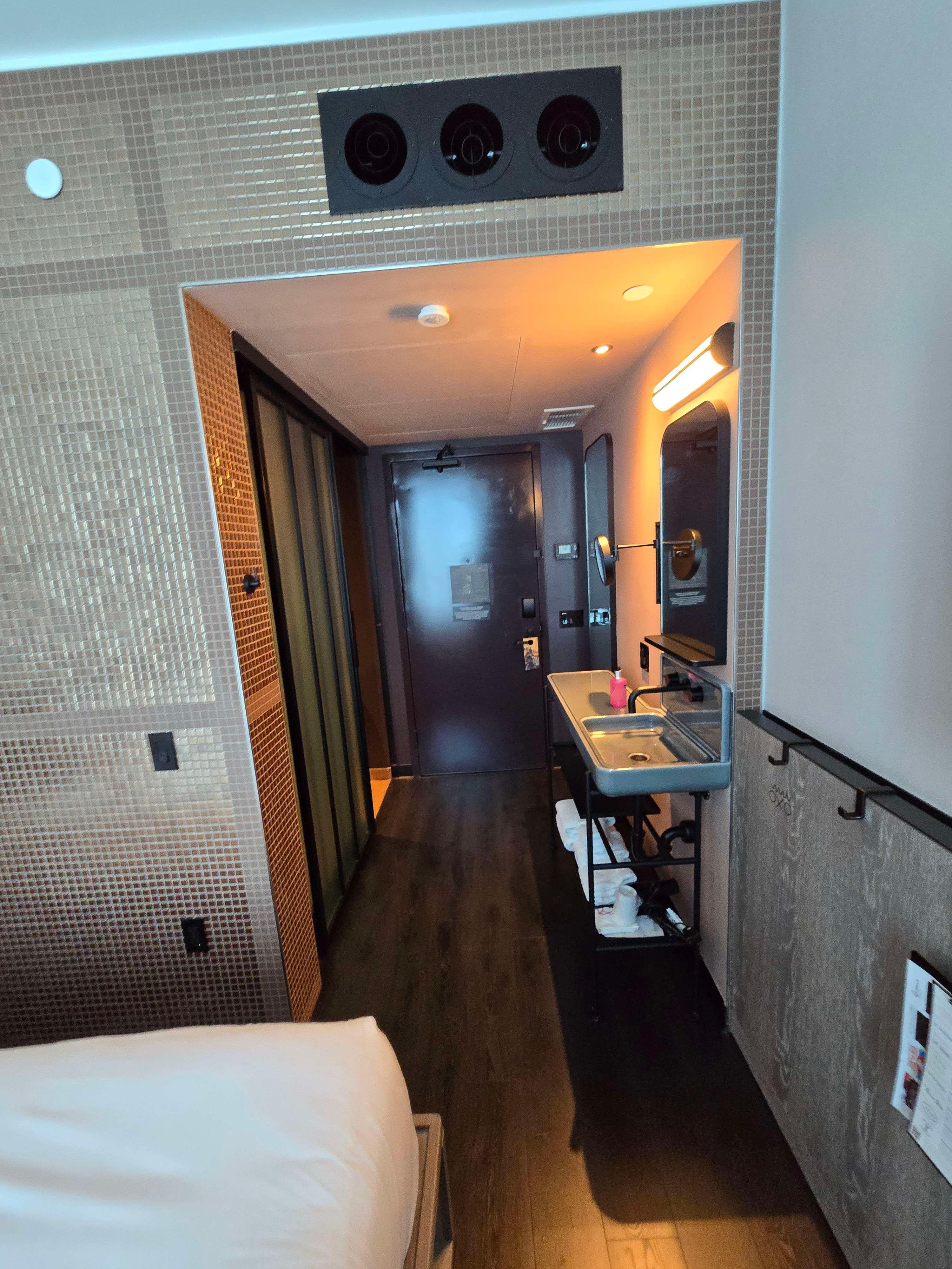 View of the hotel room towards the door.