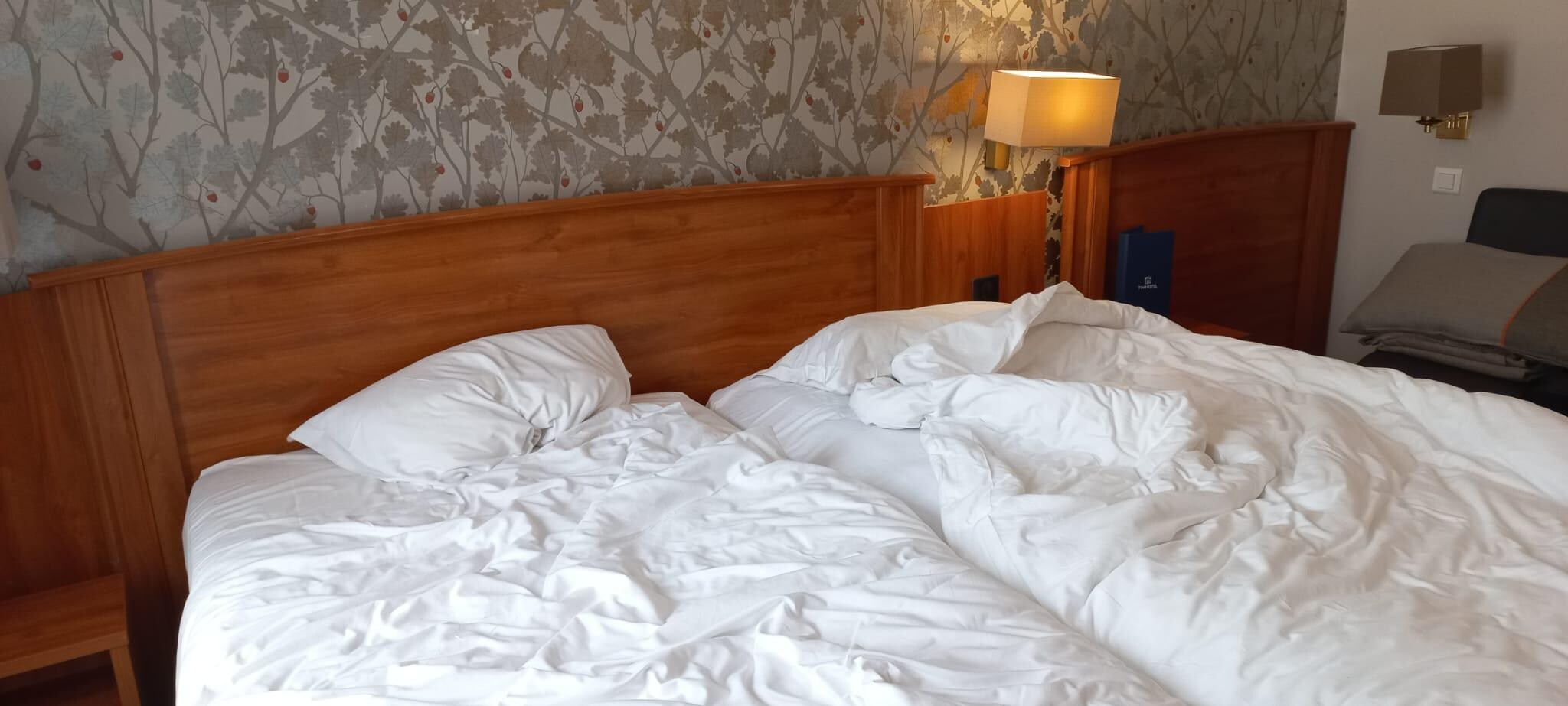 Rommelige kamer. Totaal niet aangenaam