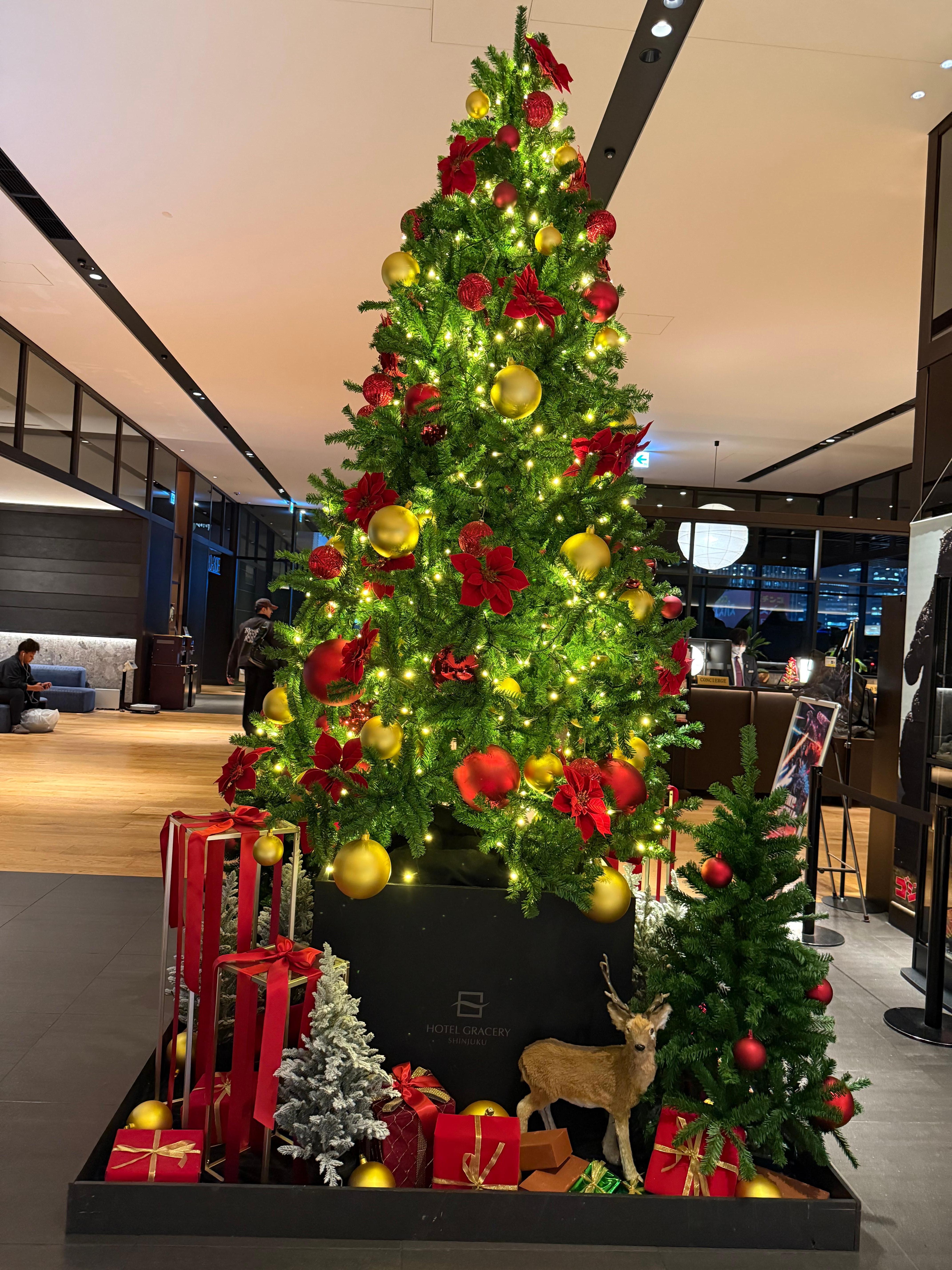  Lobby Christmas tree