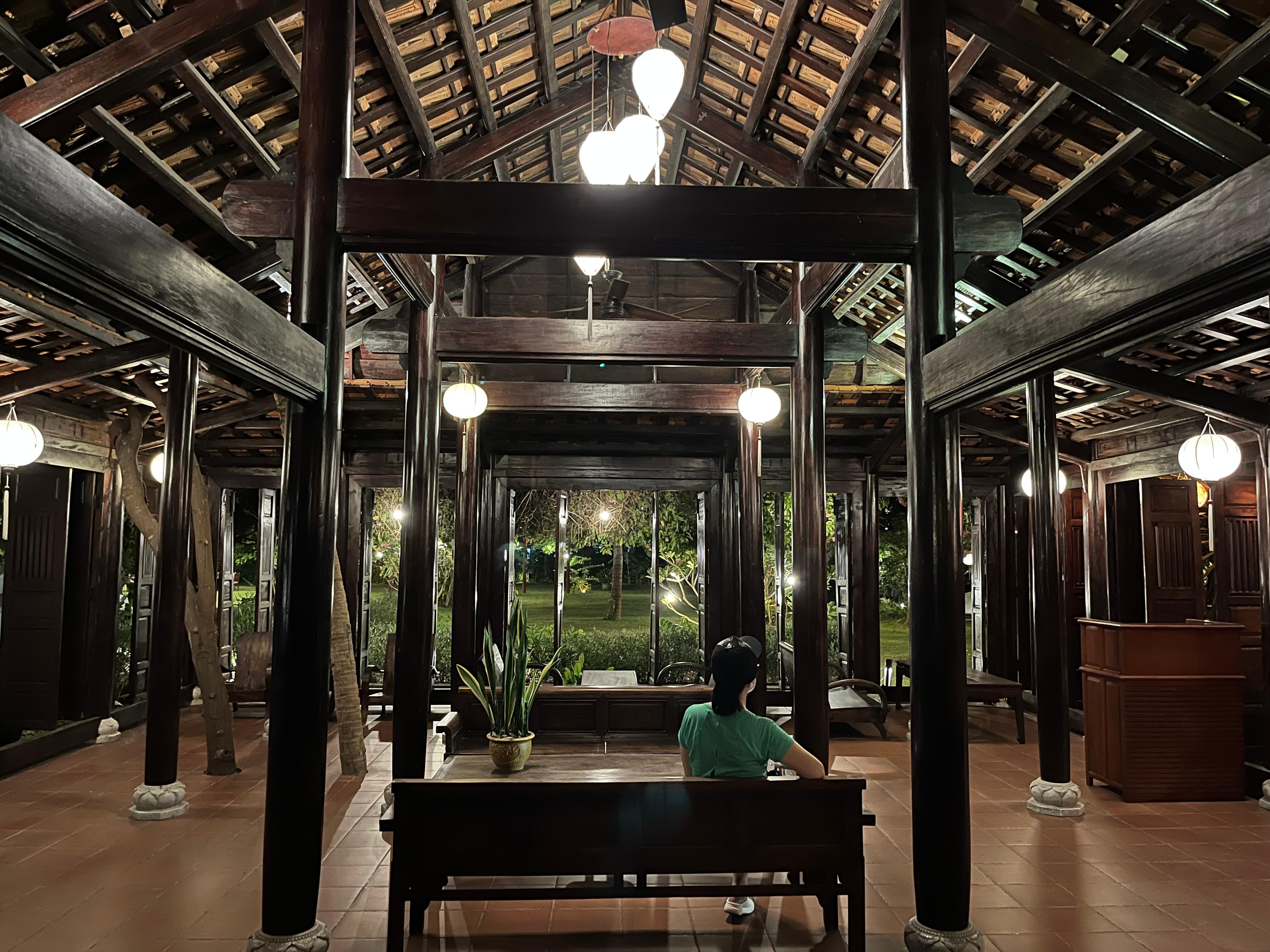 入口處的古典涼亭