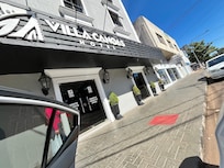 Ao lado da av Brasil onde ha movimento de turismo