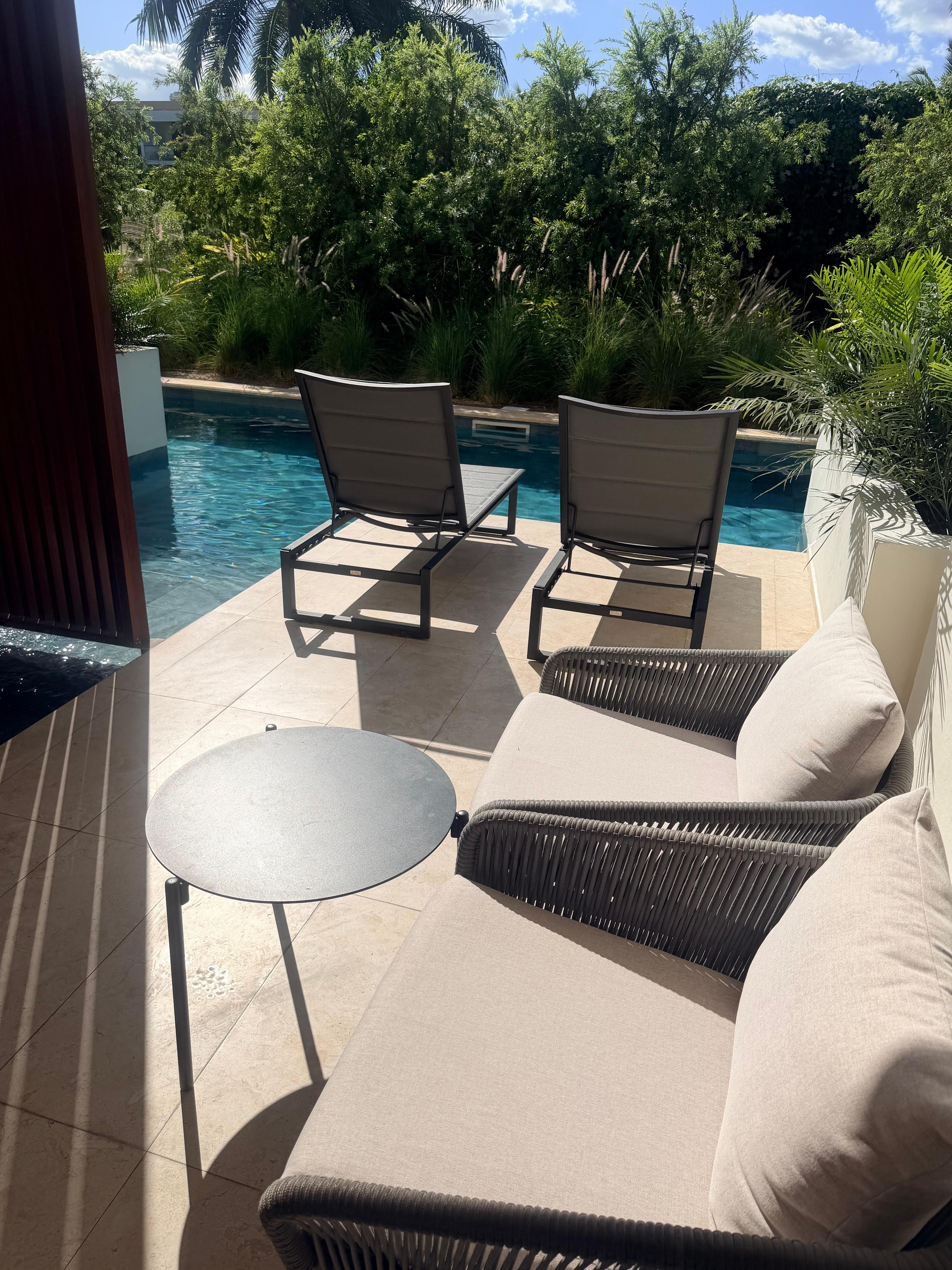 Swim Up Suite