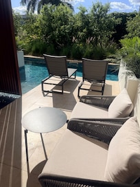 Swim Up Suite