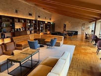 落ち着いたラウンジ