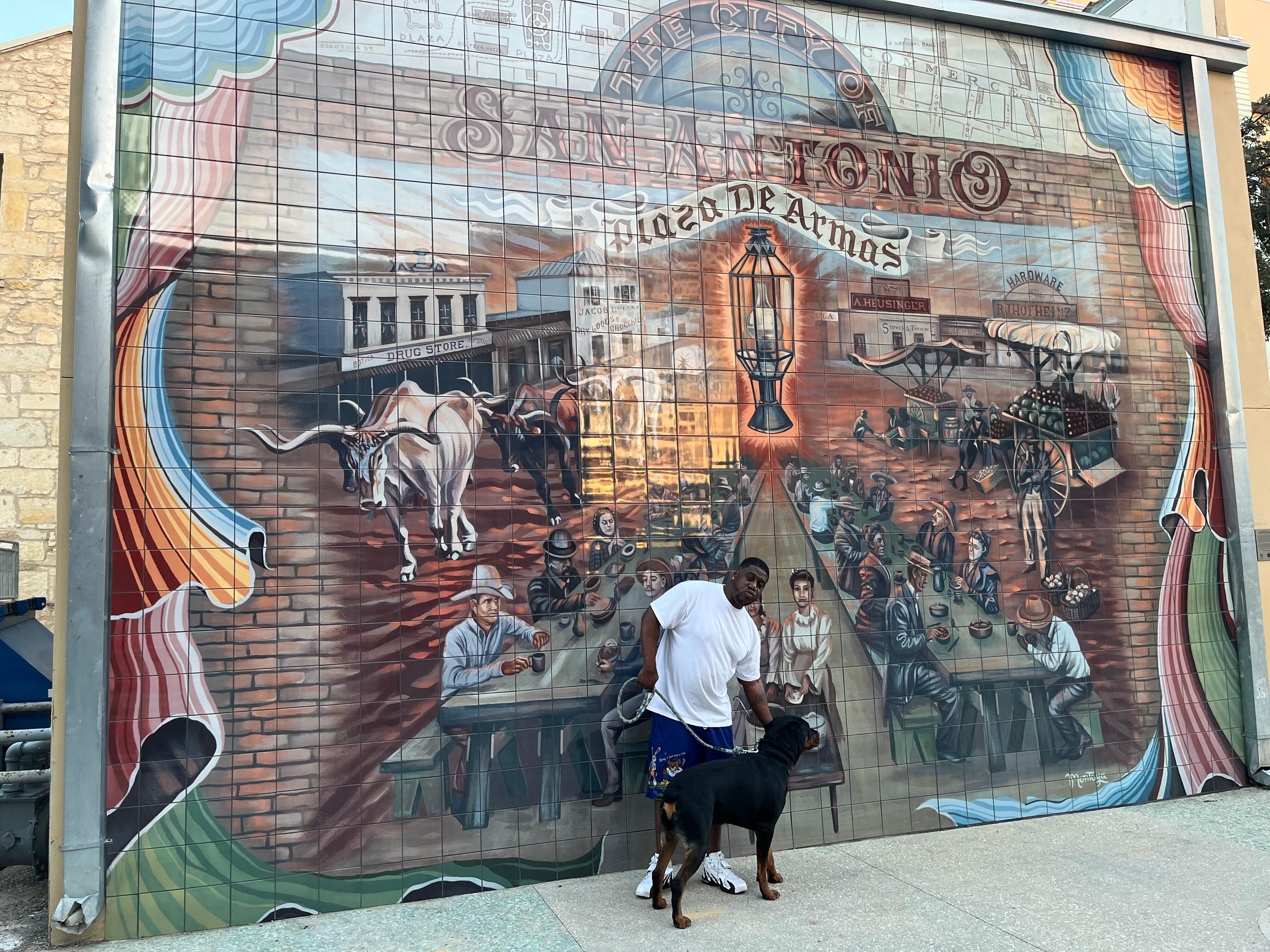 Close to parks and attractions at Market Square 