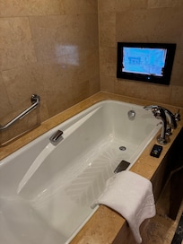 Bathtub