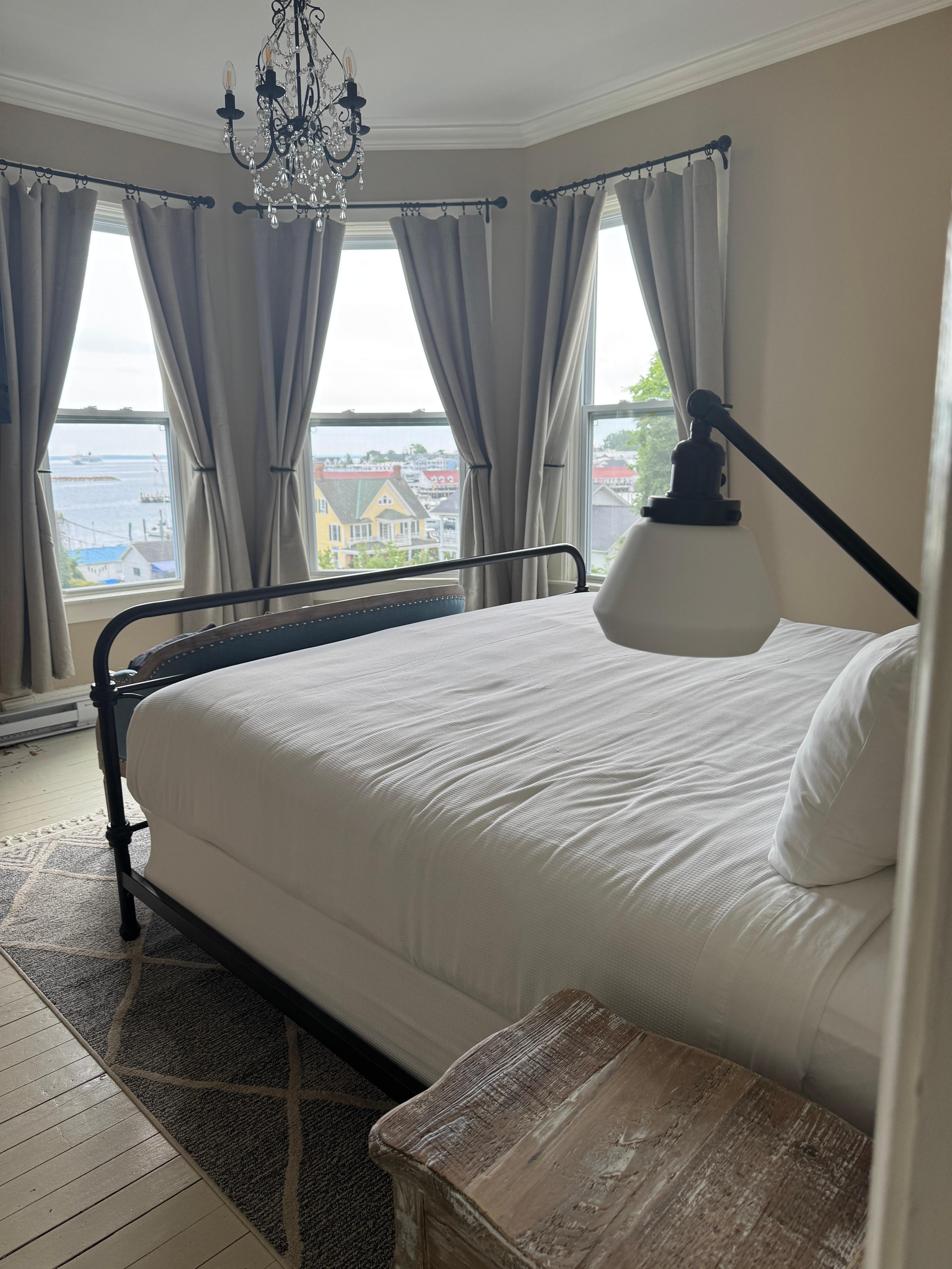 Lakeview room