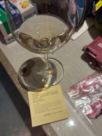 Eu não sei quem iria tomar resto de refrigerante depois de tantos dias
Mas não tiram .. rsrs