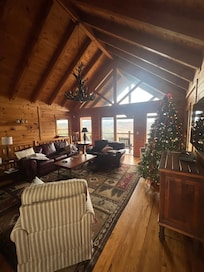 Christmas Tree was beautiful. Lots of windows to let in all the beautiful sun!