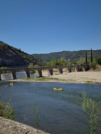 Arrivée à Sampzon