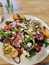 Great salad at Mila and Mocha's, Venice