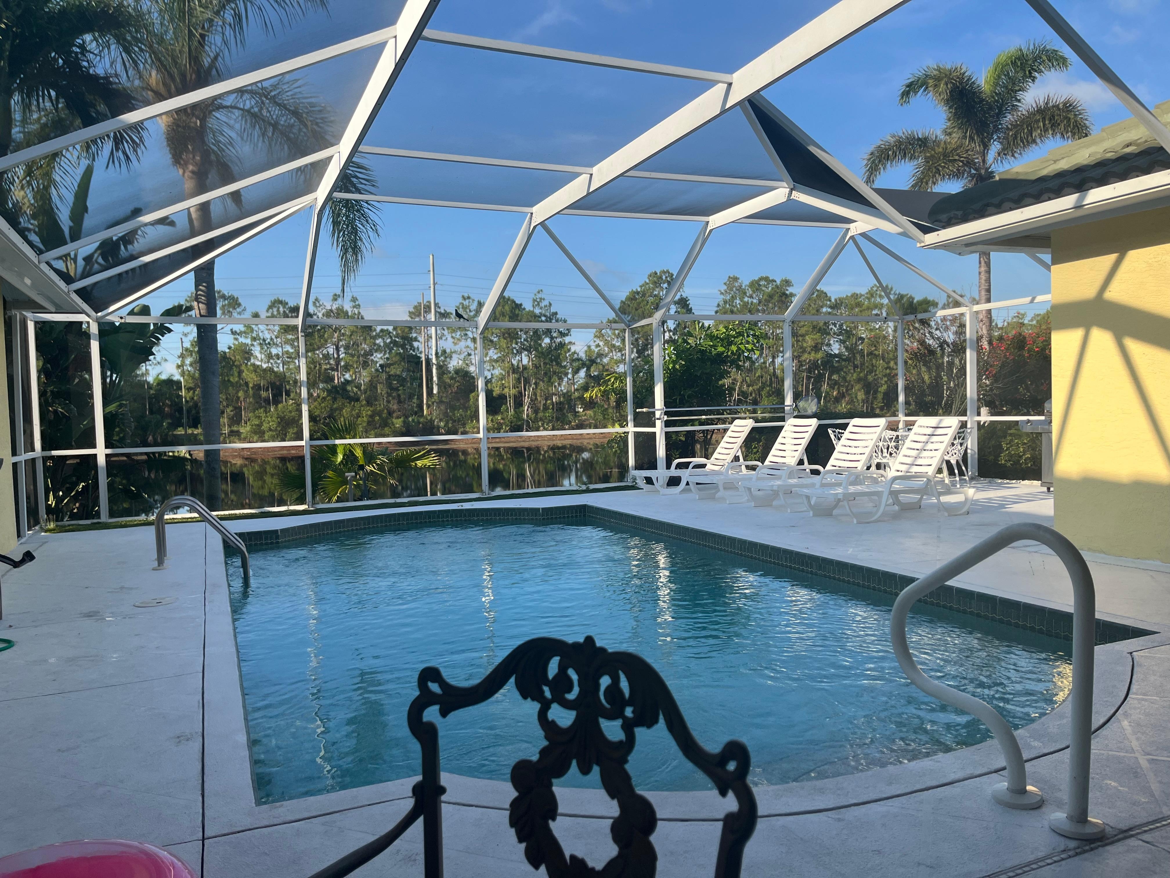 Early morning breakfast on the lanai