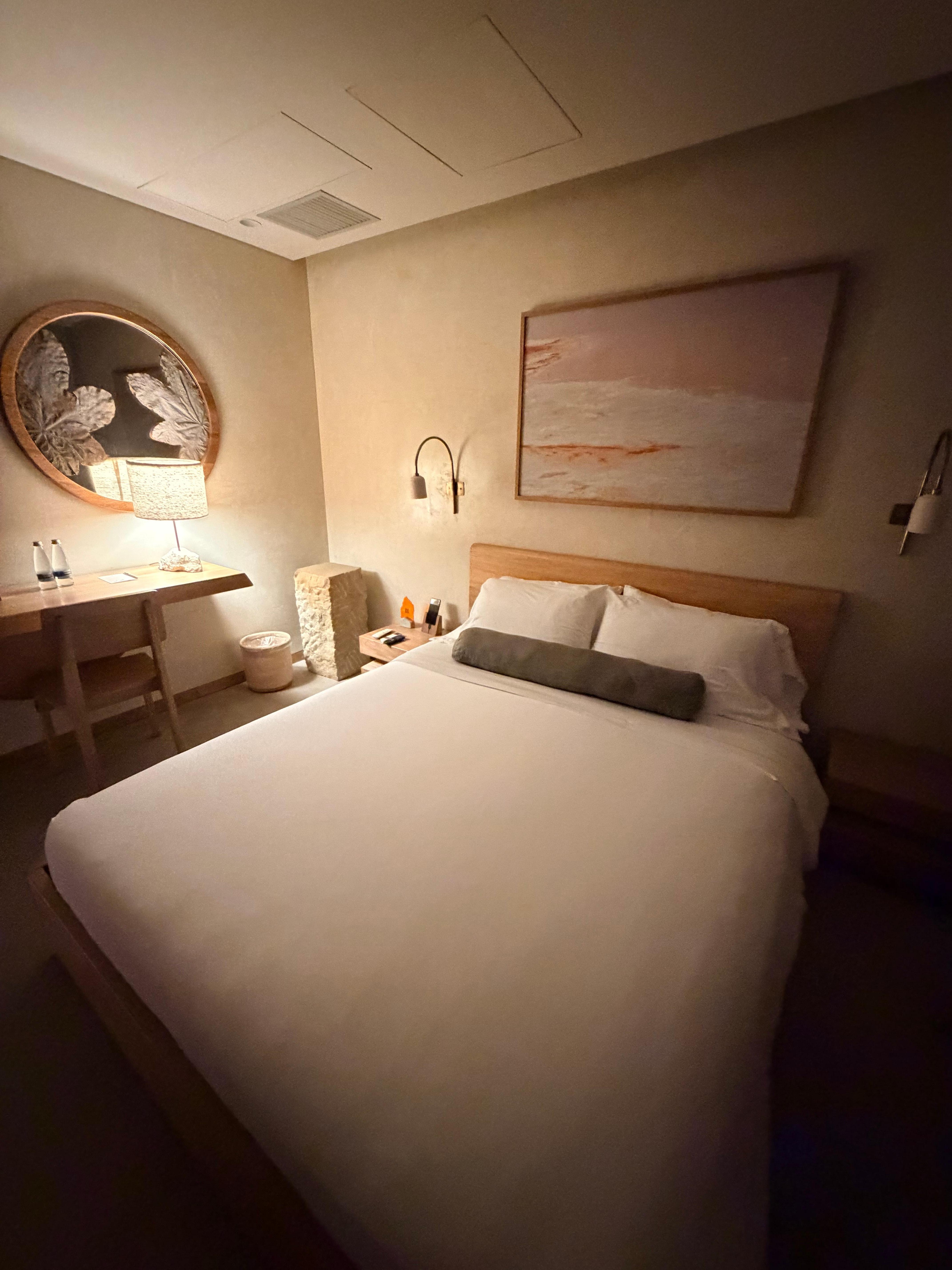 Room on the 7th floor 