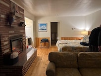 room, Victoria Chimes