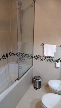 タオルをのせる棚が傾いてた