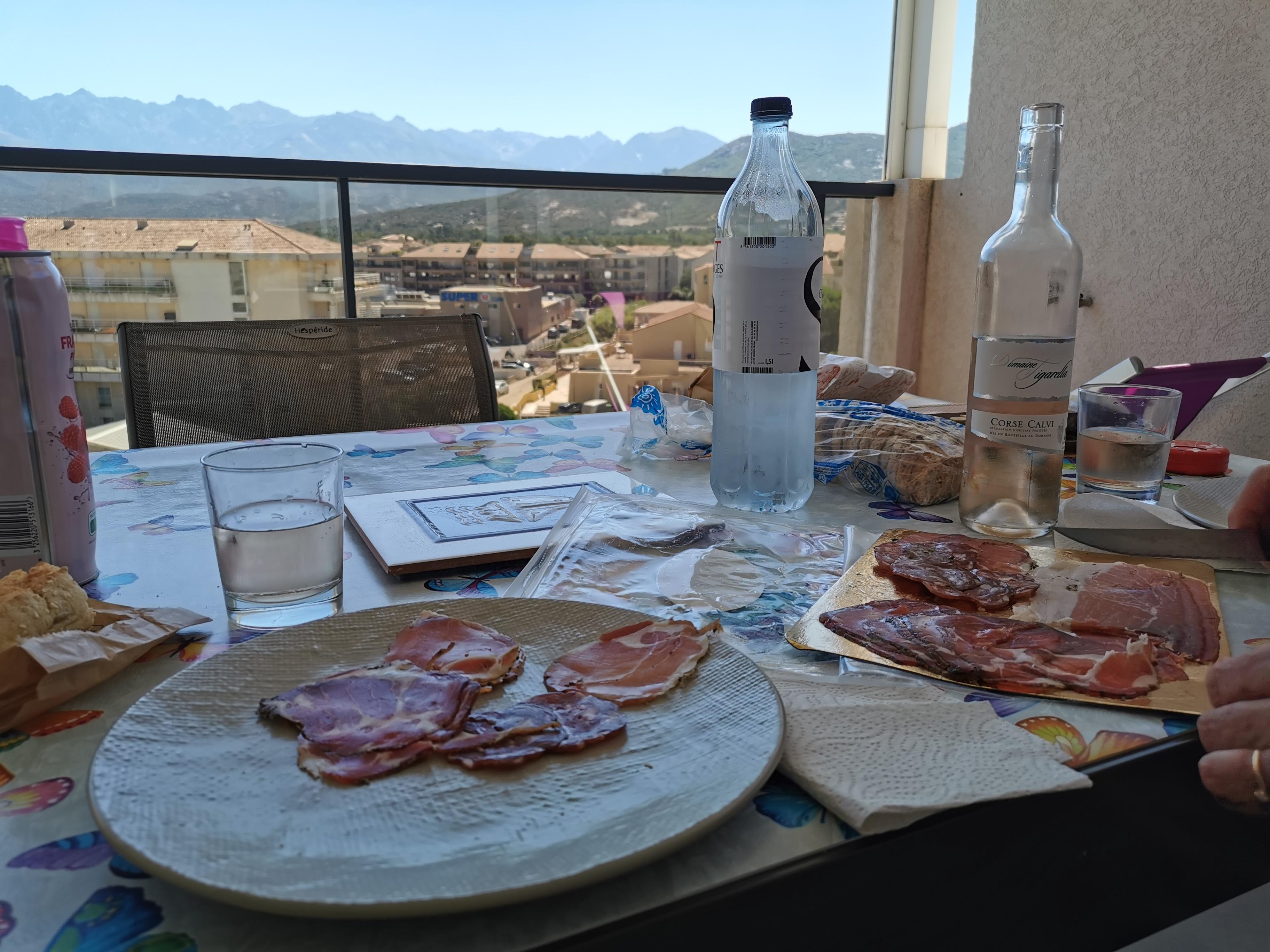 Repas sur la terrasse