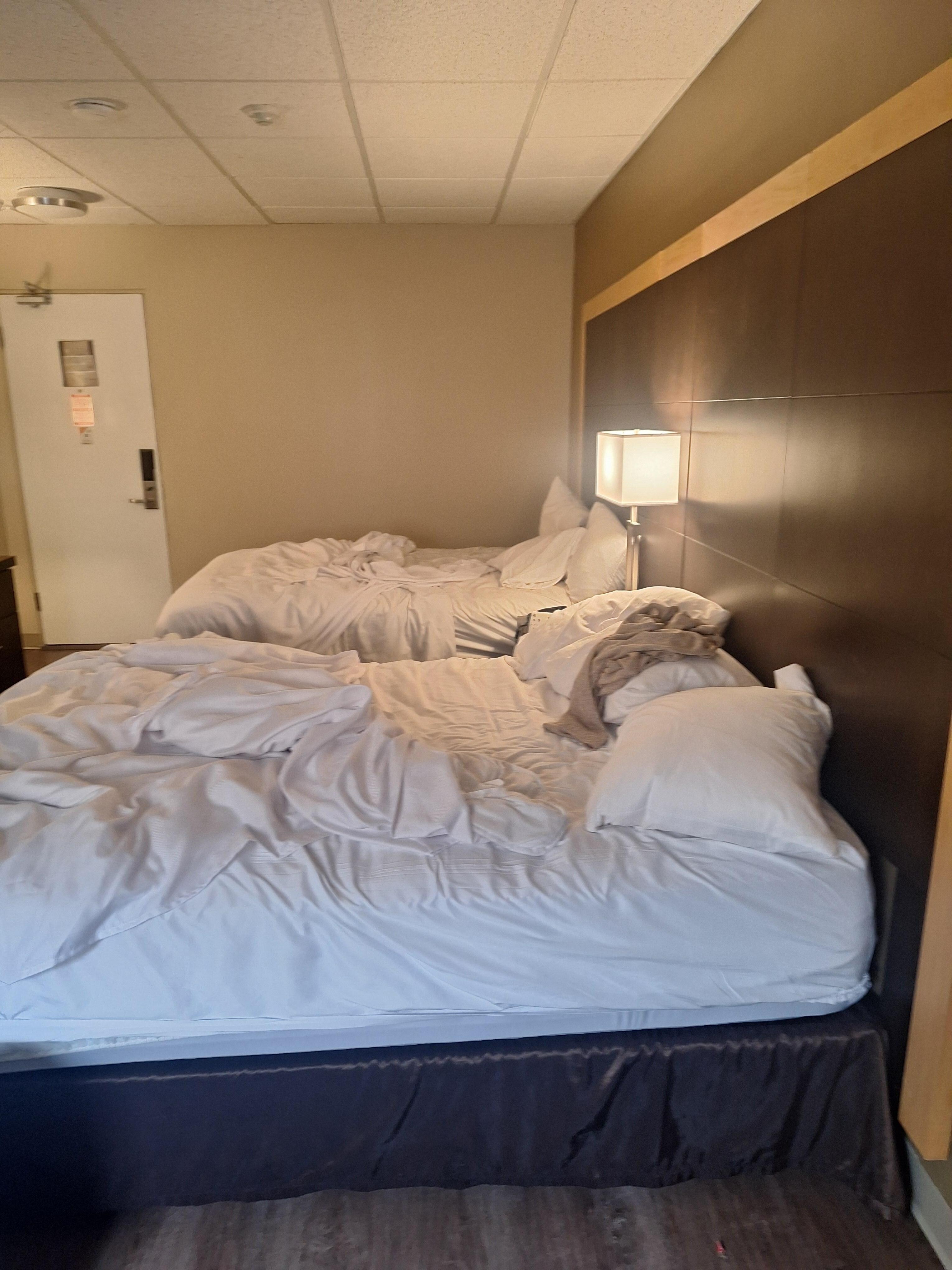 The bed was beyond comfortable. After spending 4 nights in other moreks/Inns - this stay was the absolute best.