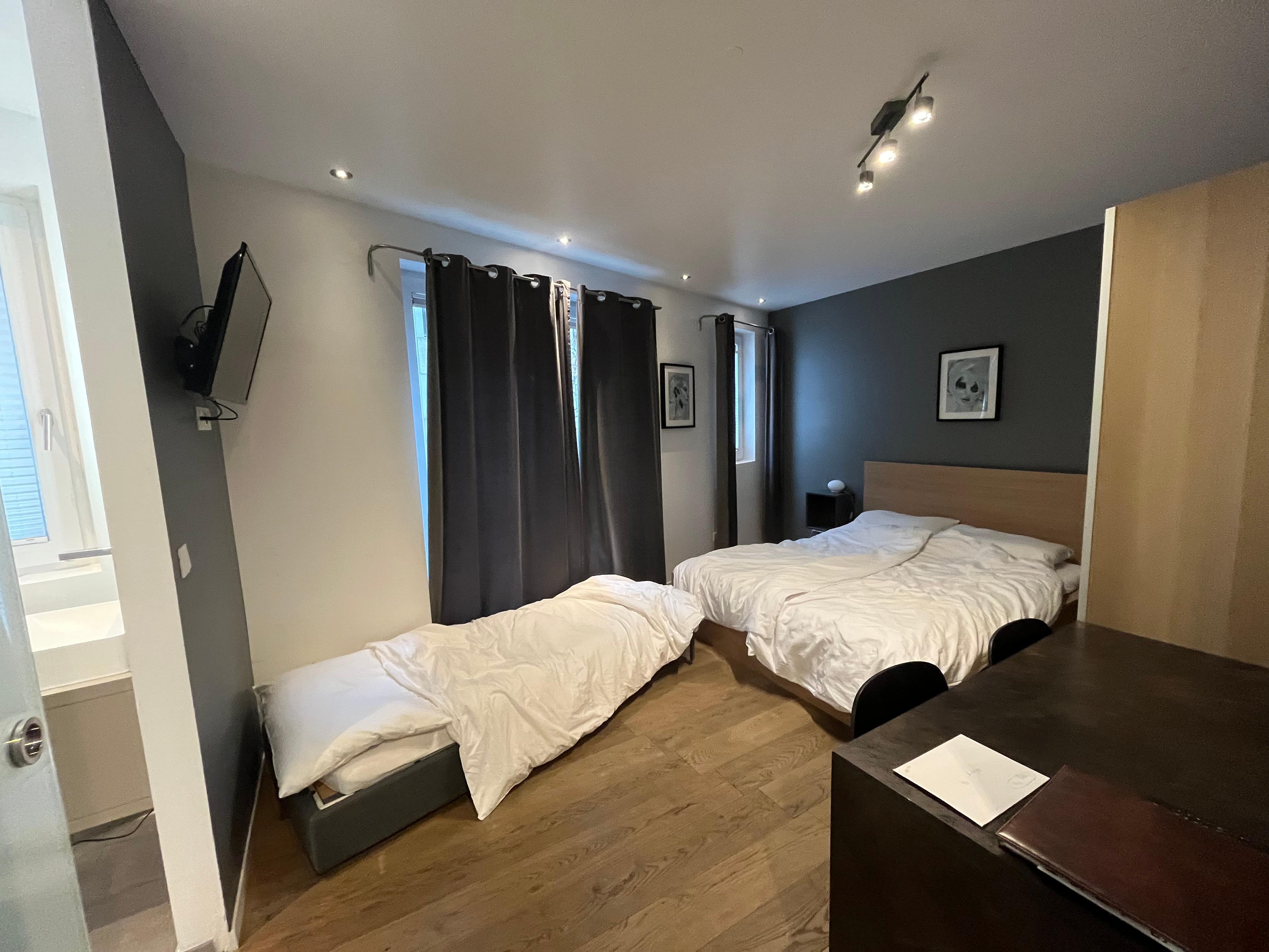 Room is a bit cram for 3 adults with 3 luggages. 