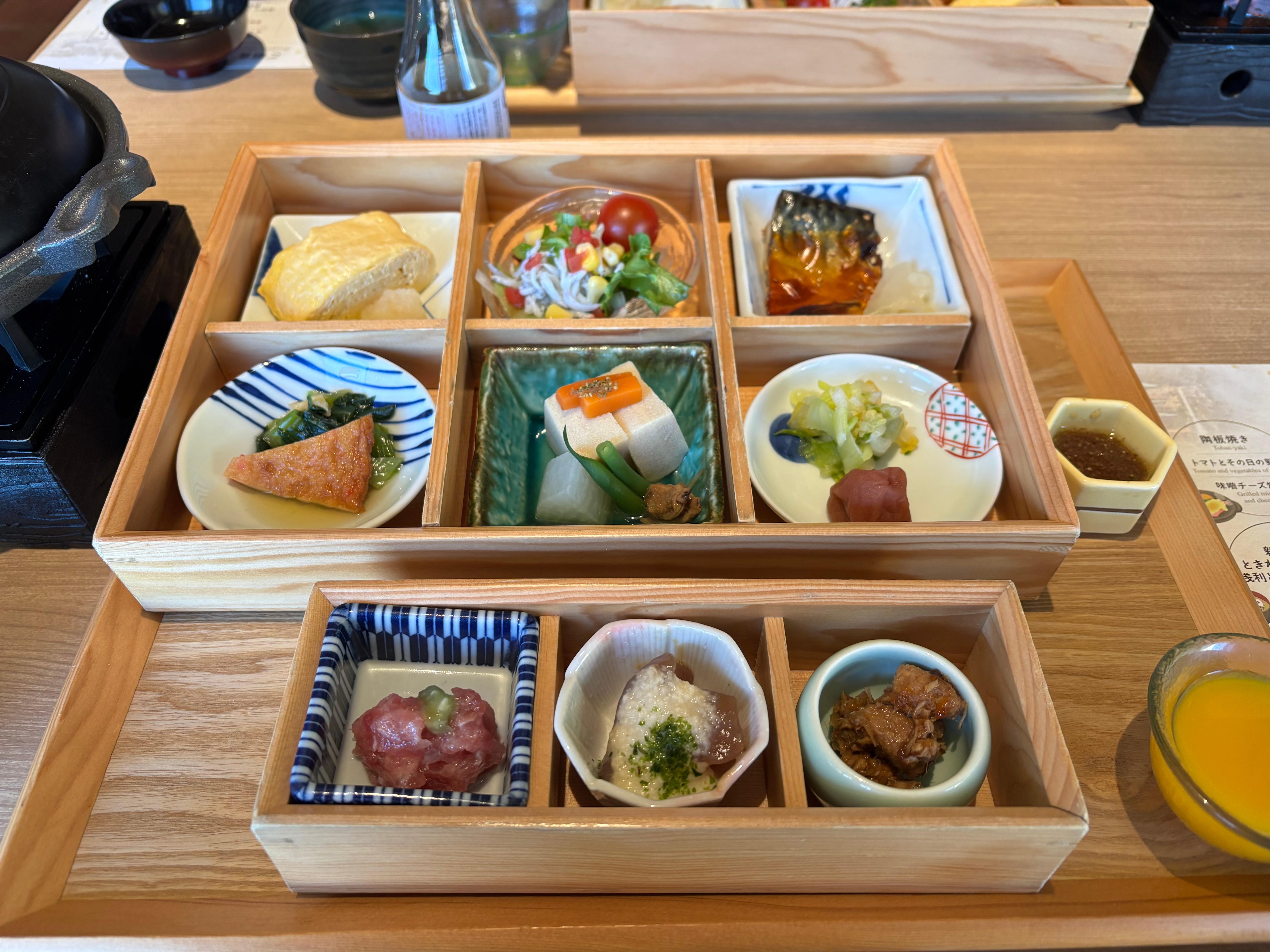 朝食