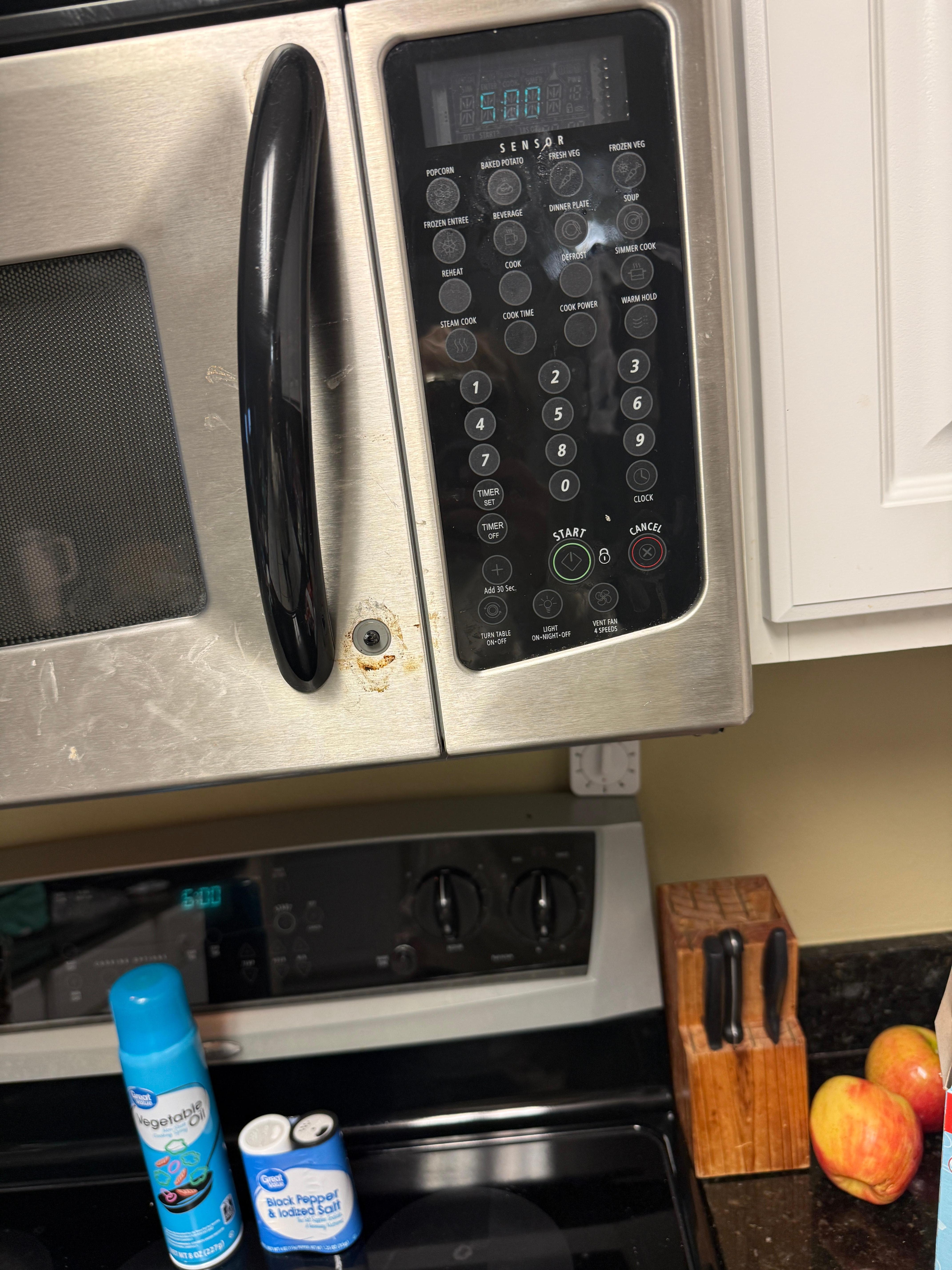 Knob on microwave or handle was broken could not use