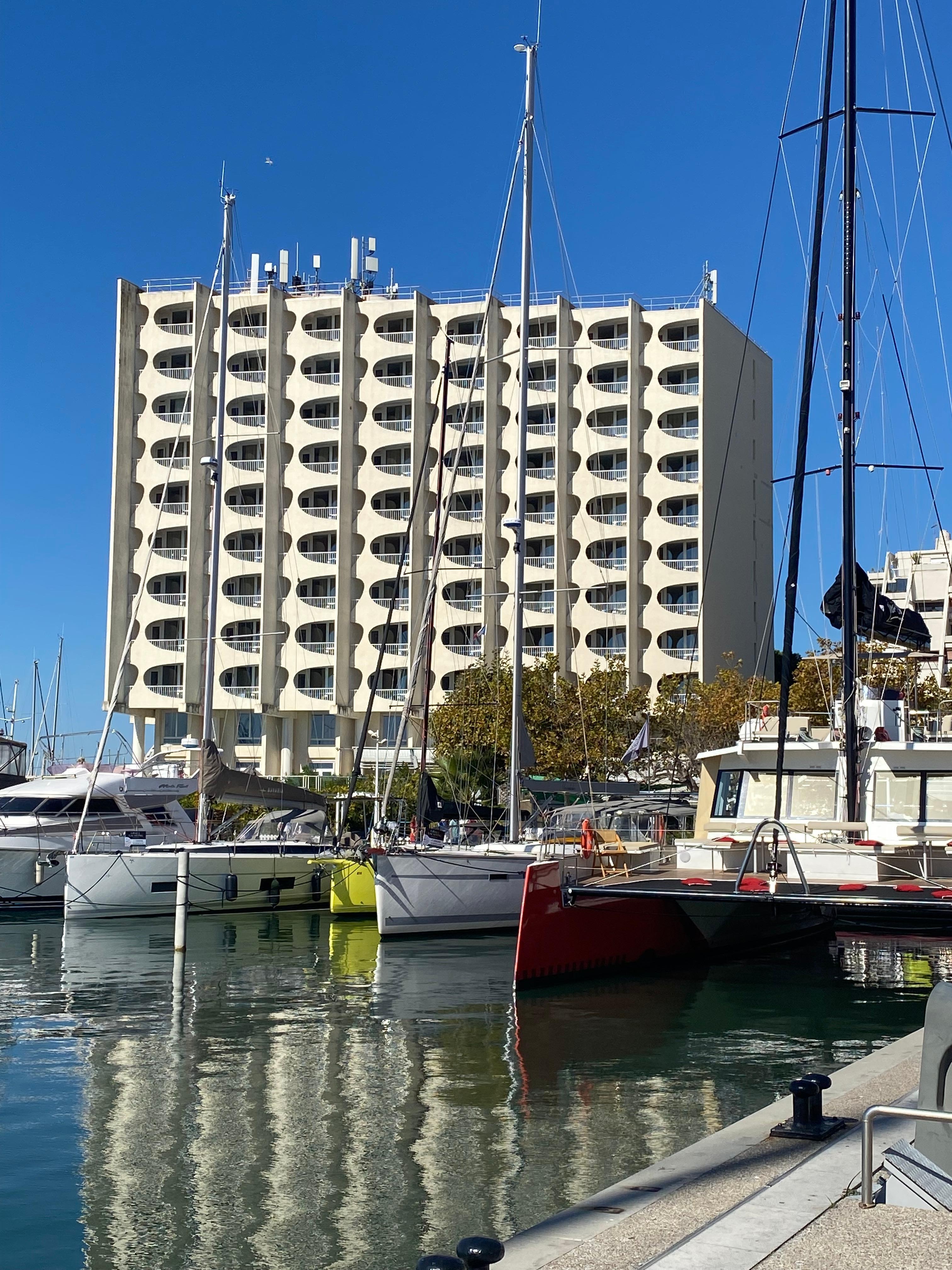 Mercure hôtel from the marina