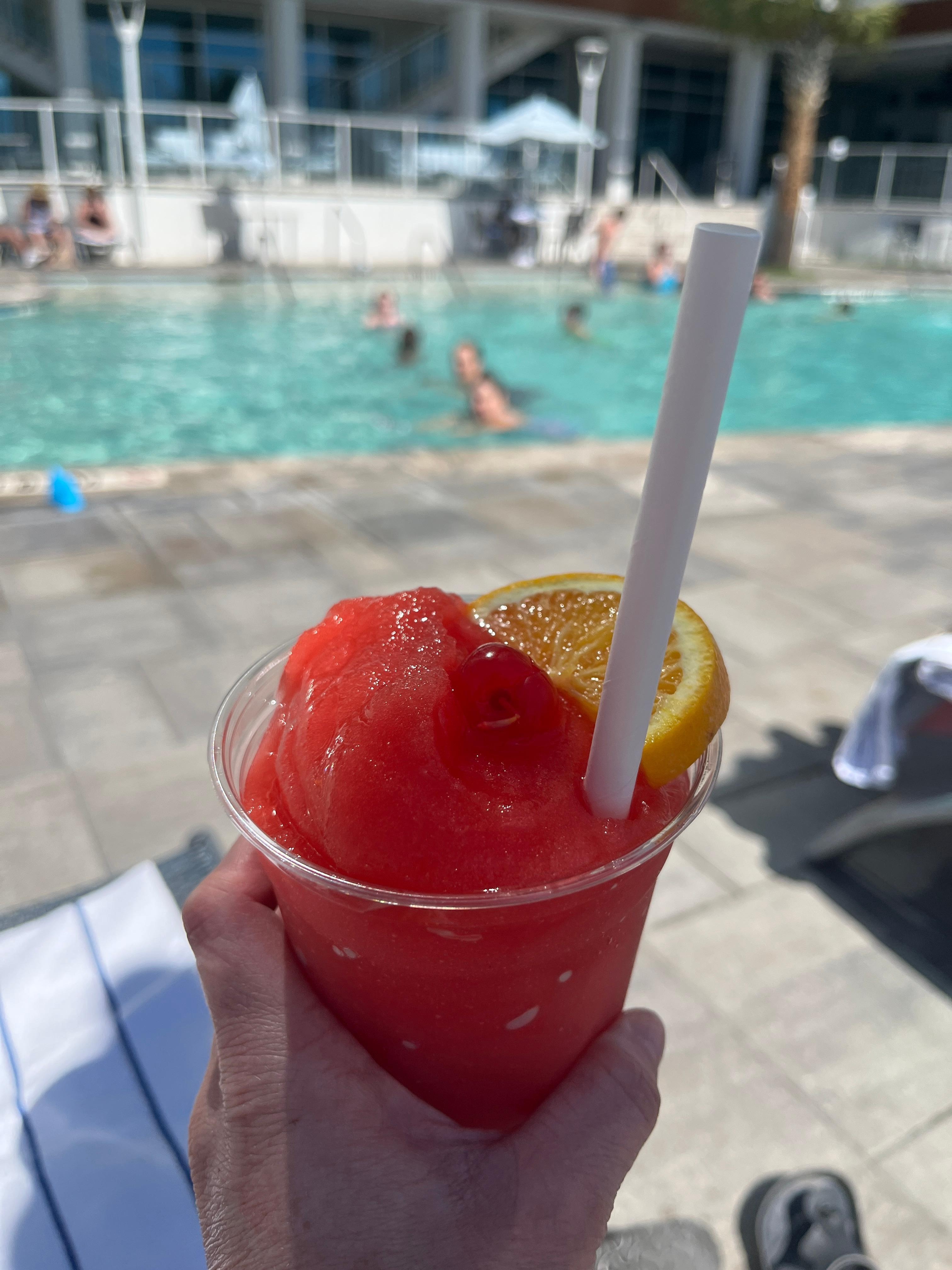 Outdoor pool - kid and mom friendly!