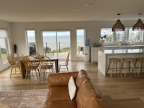 The house was very clean and the decor was beautiful.