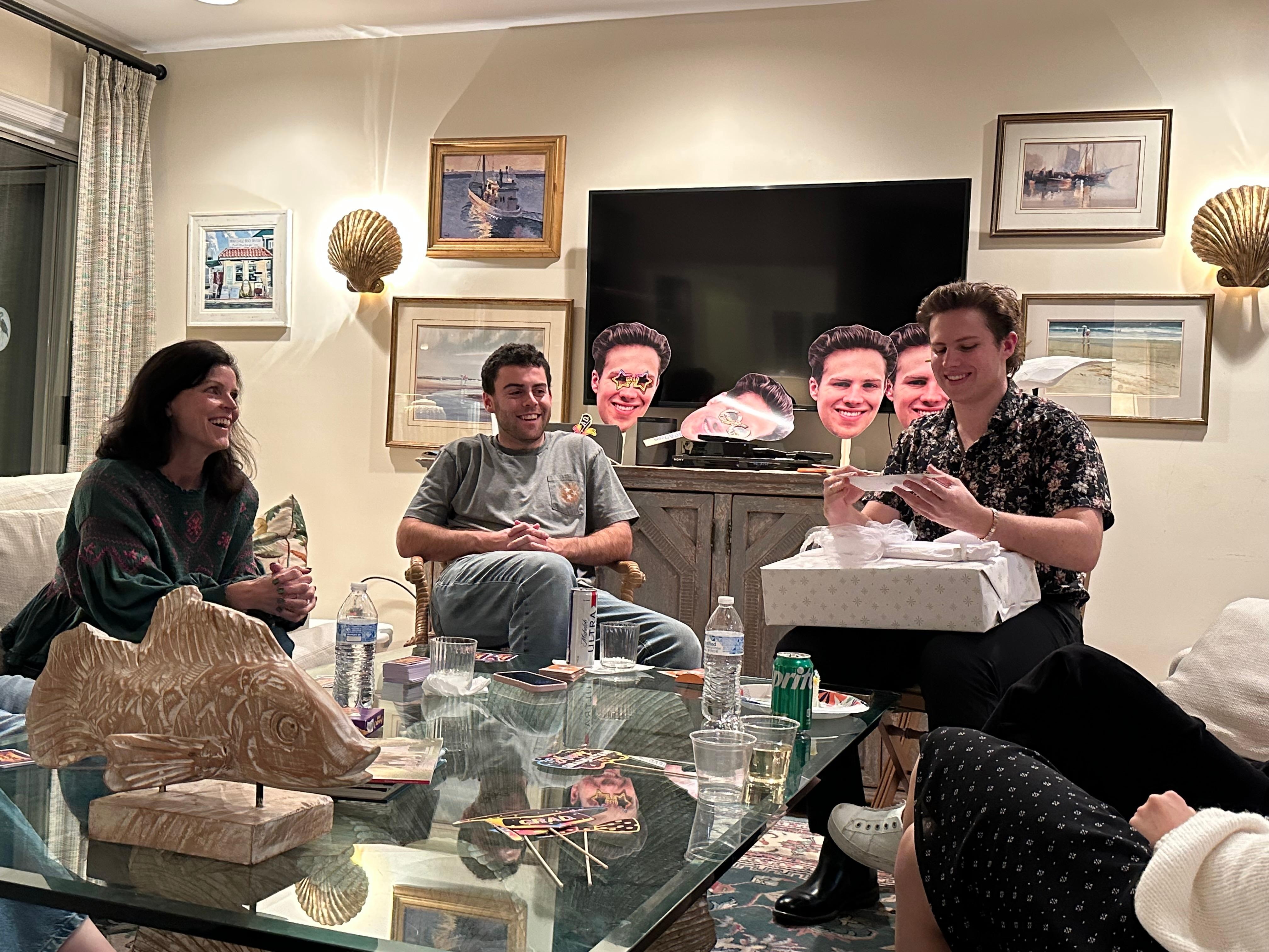 Perfect living room for our family gathering!