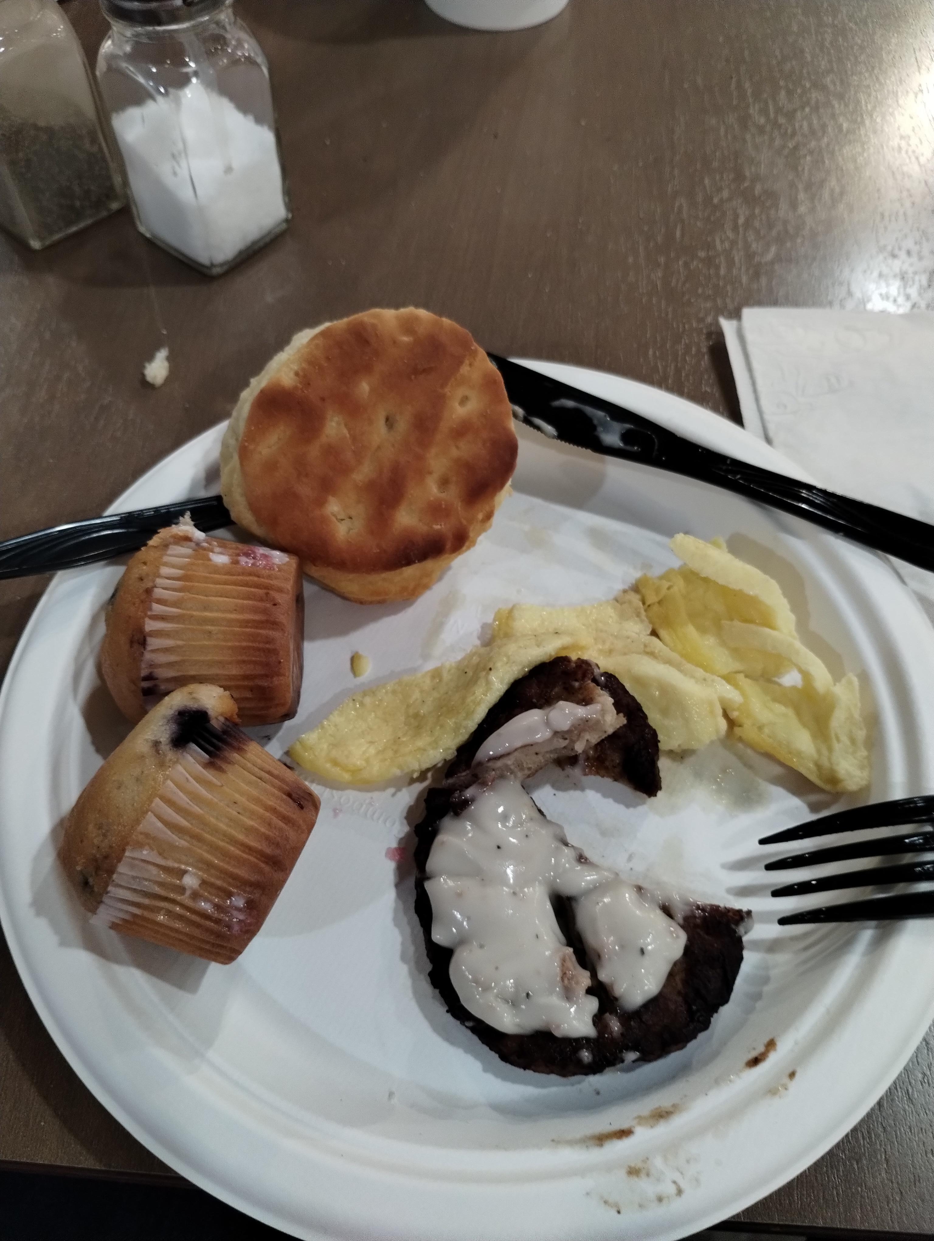 Prefaat was good and hot.  Different every morning.  