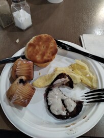 Prefaat was good and hot. Different every morning.