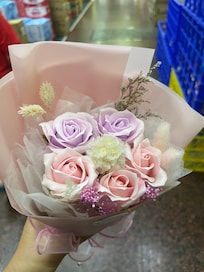 樓下7樓下-11買的花,我買回去送給我女兒