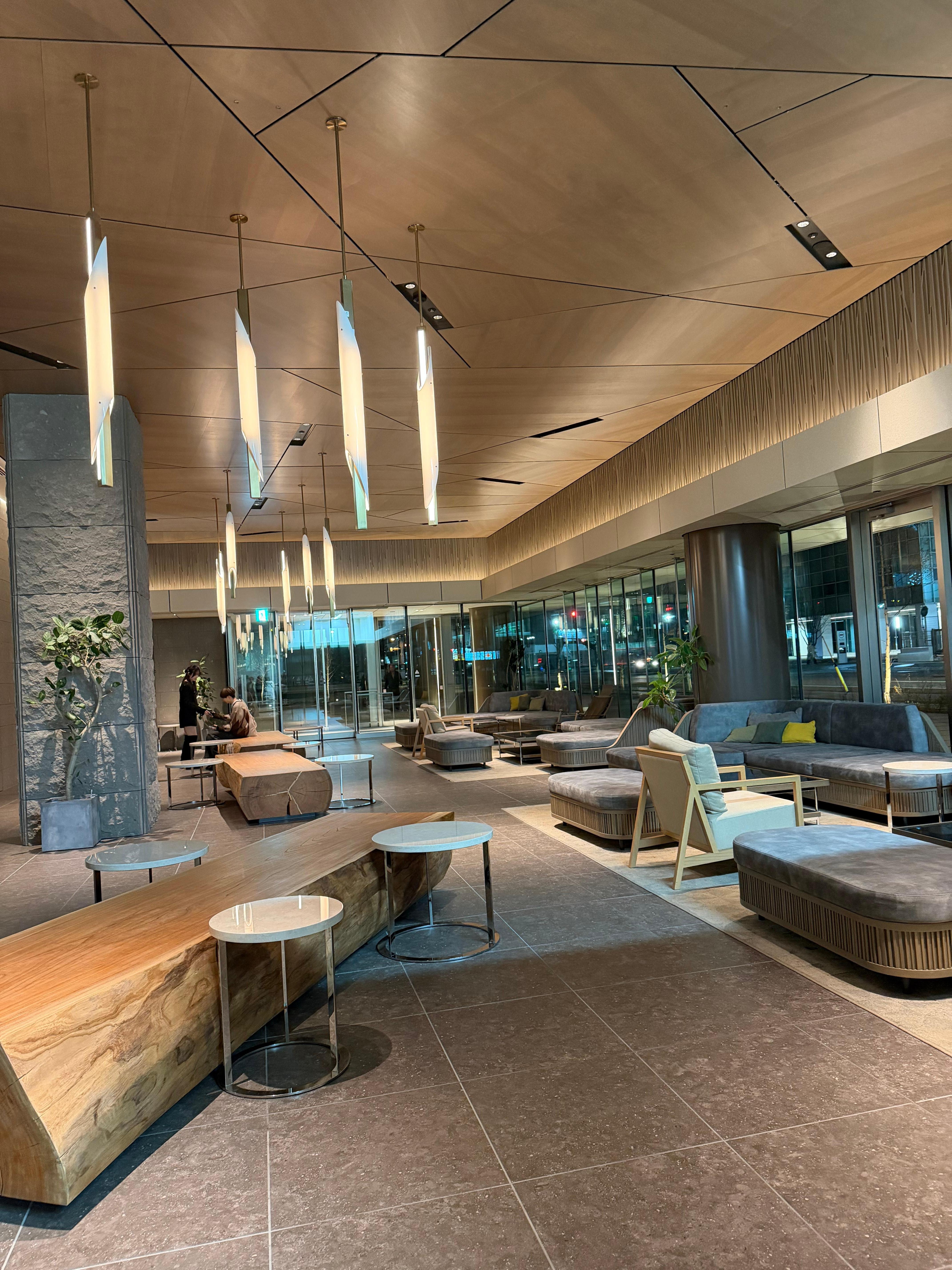 広々としたロビー