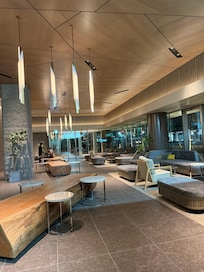 広々としたロビー