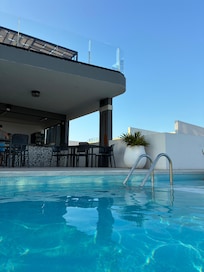 Pool with bar service