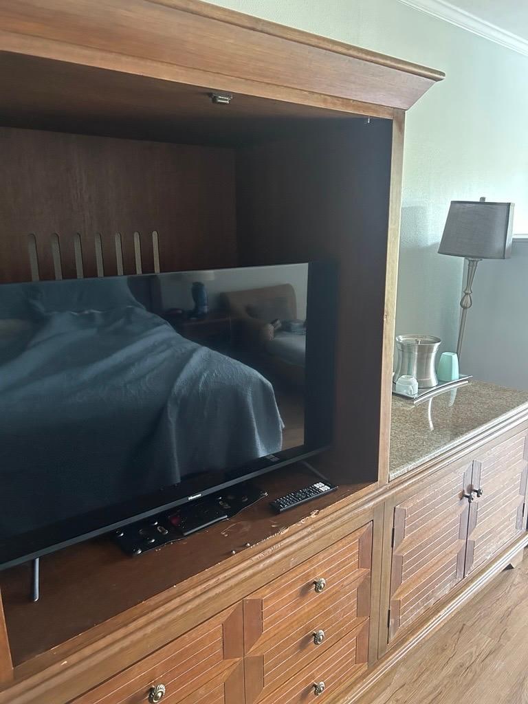 The TV had issues and wouldn't turn off at a certain point. The smart TV feature always had an error message. 