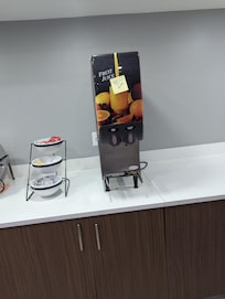 The juice machine was out of order for breakfast. The only thing you had was milk, coffee or tea.