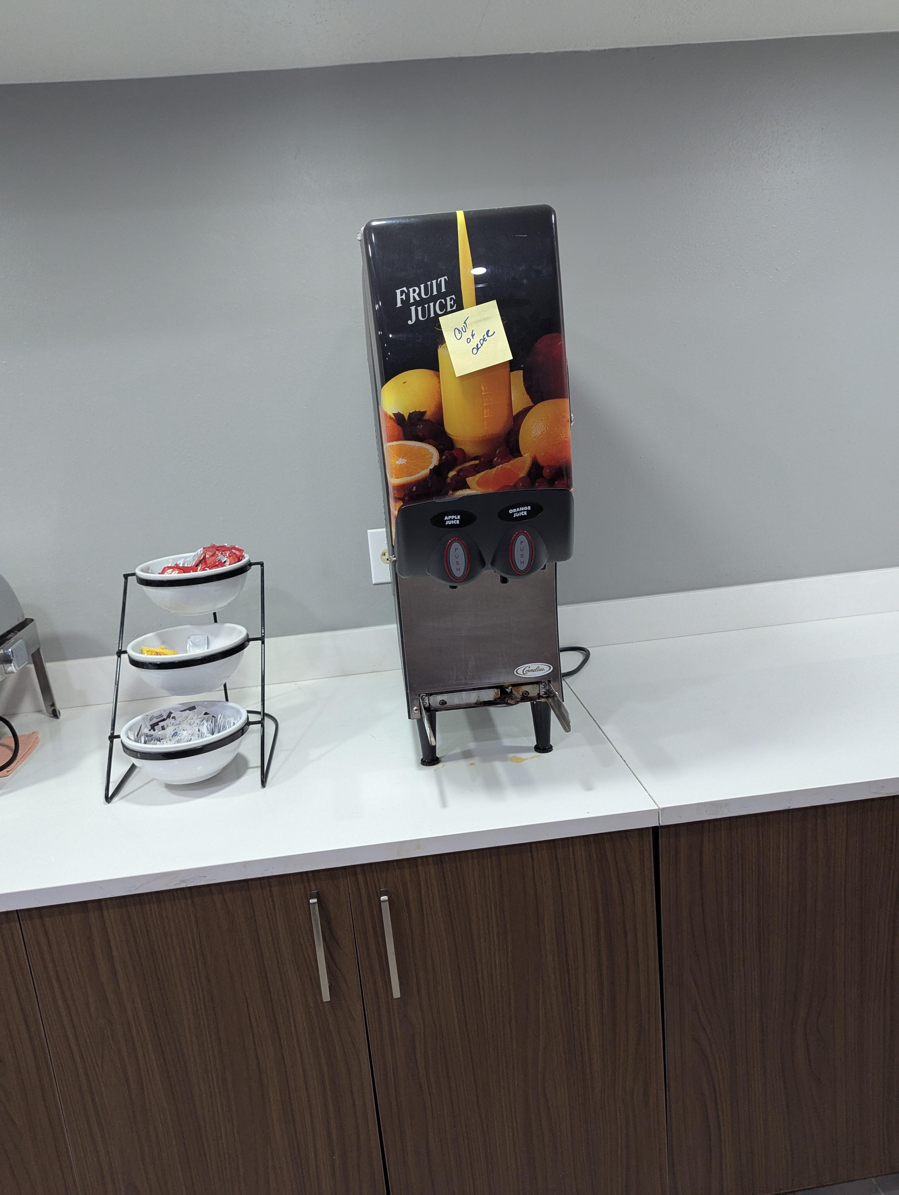 The juice machine was out of order for breakfast. The only thing you had was milk, coffee or tea.