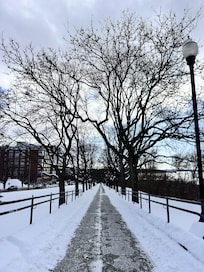 0.3 mile stroll to waterfront